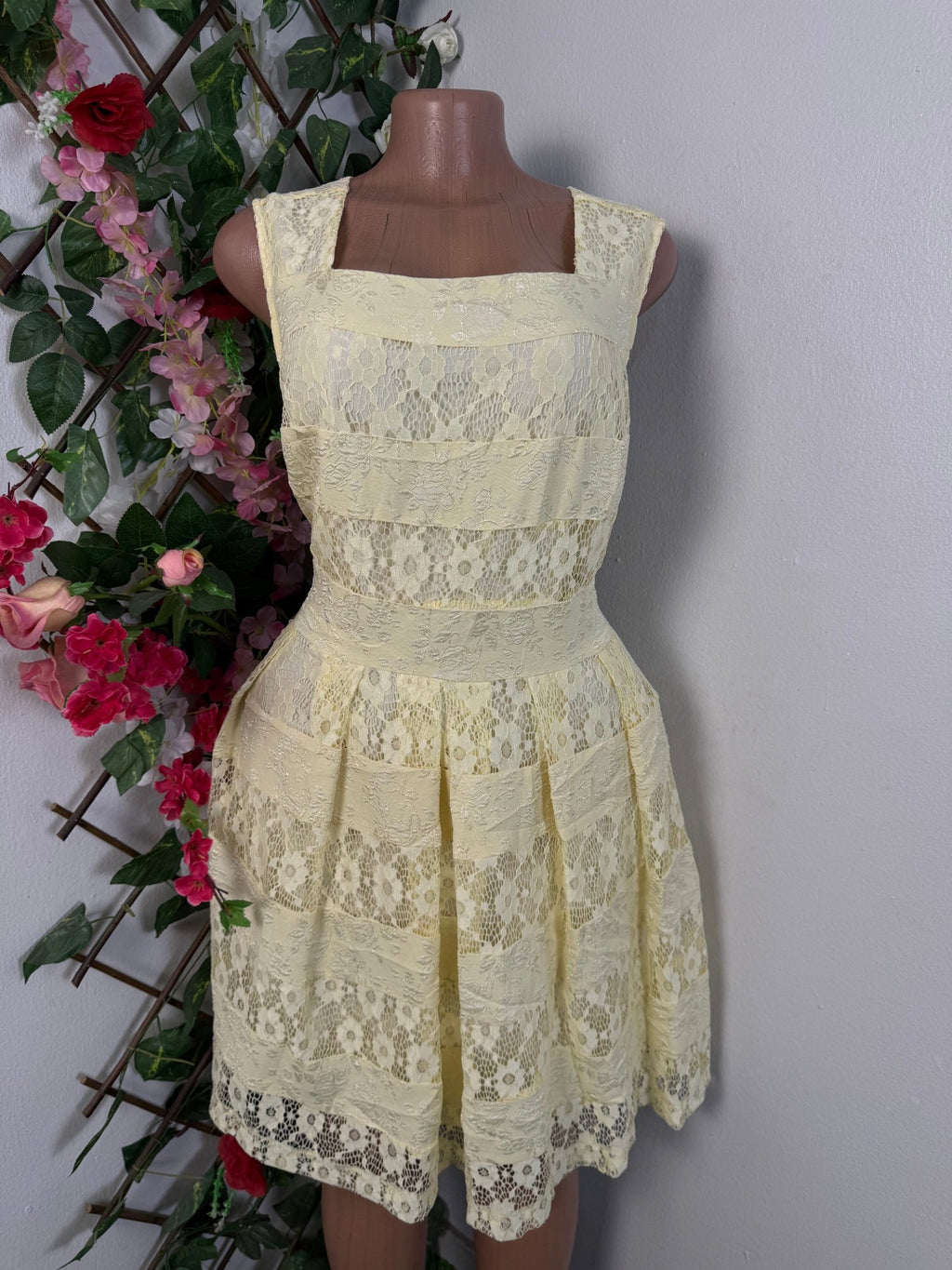 Robe évasée en maille de dentelle - Perluna Store
