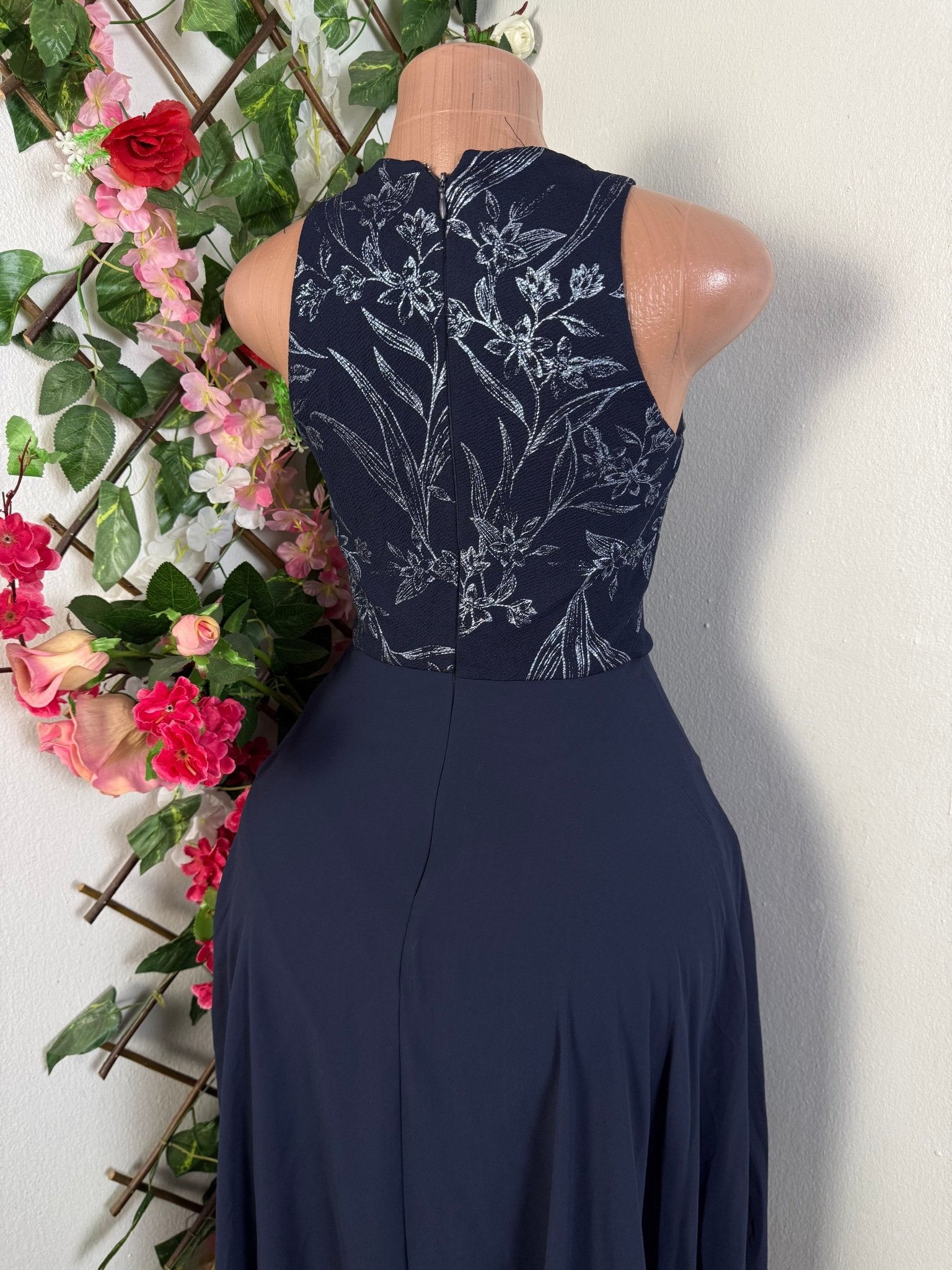 Robe évasée en voile sans manche  - Perluna Store - kinshasa