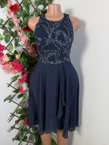 Robe évasée en voile sans manche  - Perluna Store - kinshasa