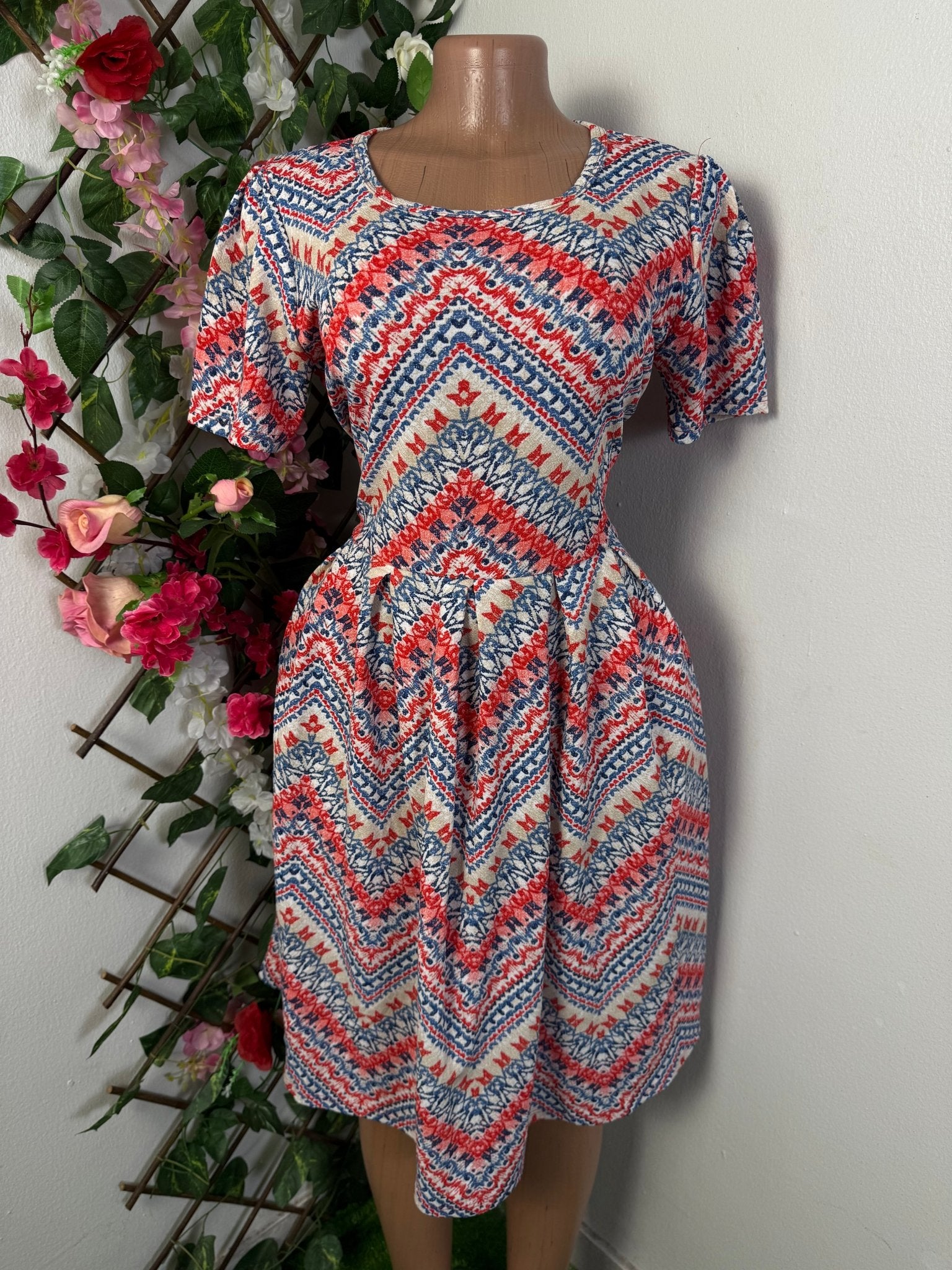 Robe évasée imprimée géométrique courte manche - Perluna Store - kinshasa