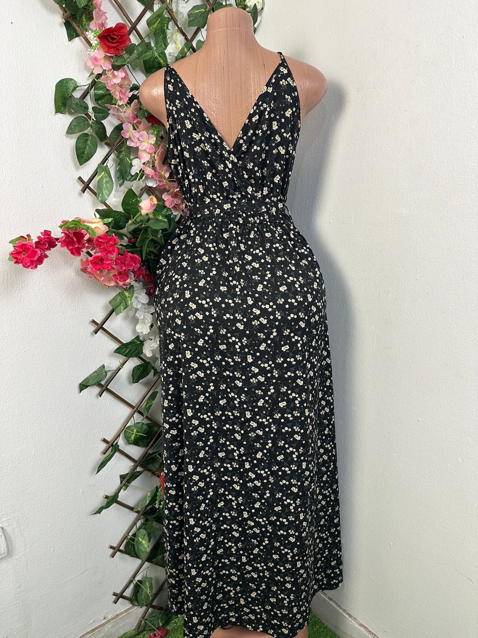 Robe évasée longue à colle V - Perluna Store - kinshasa