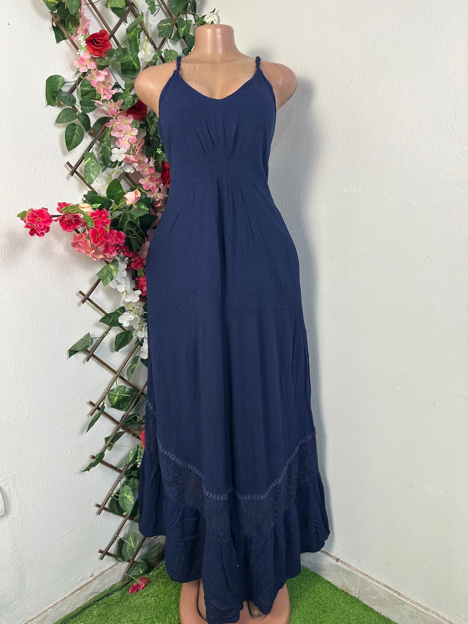 Robe évasée longue à fine bretelle - Perluna Store - kinshasa