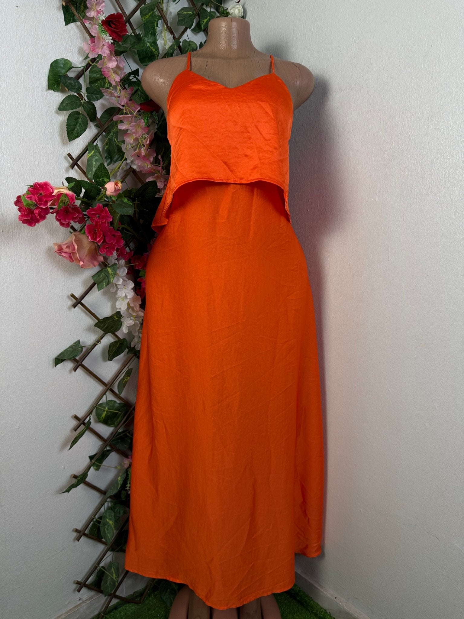 Robe évasée longue à fine bretelles dos - nu - Perluna Store - kinshasa