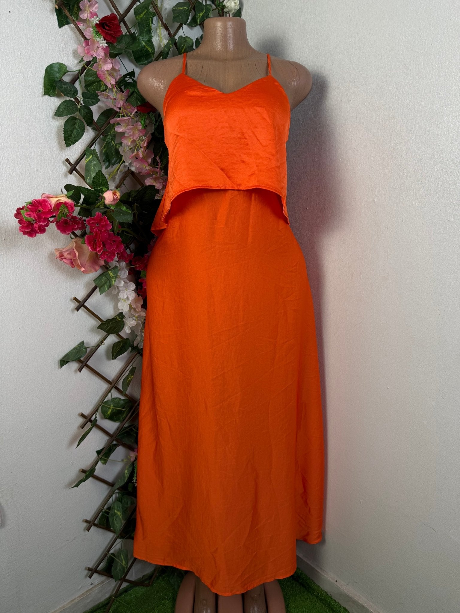 Robe évasée longue à fine bretelles dos - nu - Perluna Store - kinshasa