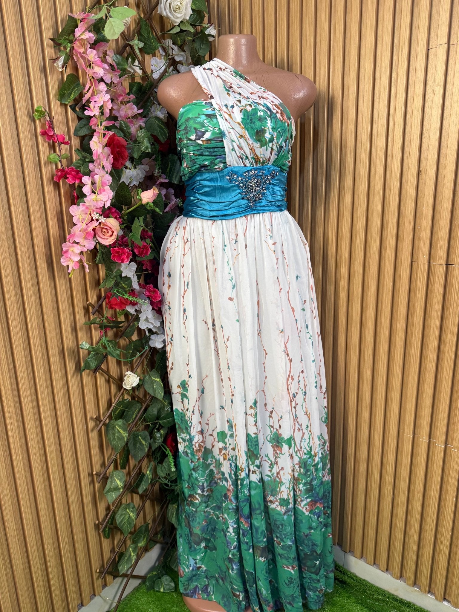 Robe évasée longue à une épaule imprimée fleurie ceintrée - Perluna Store