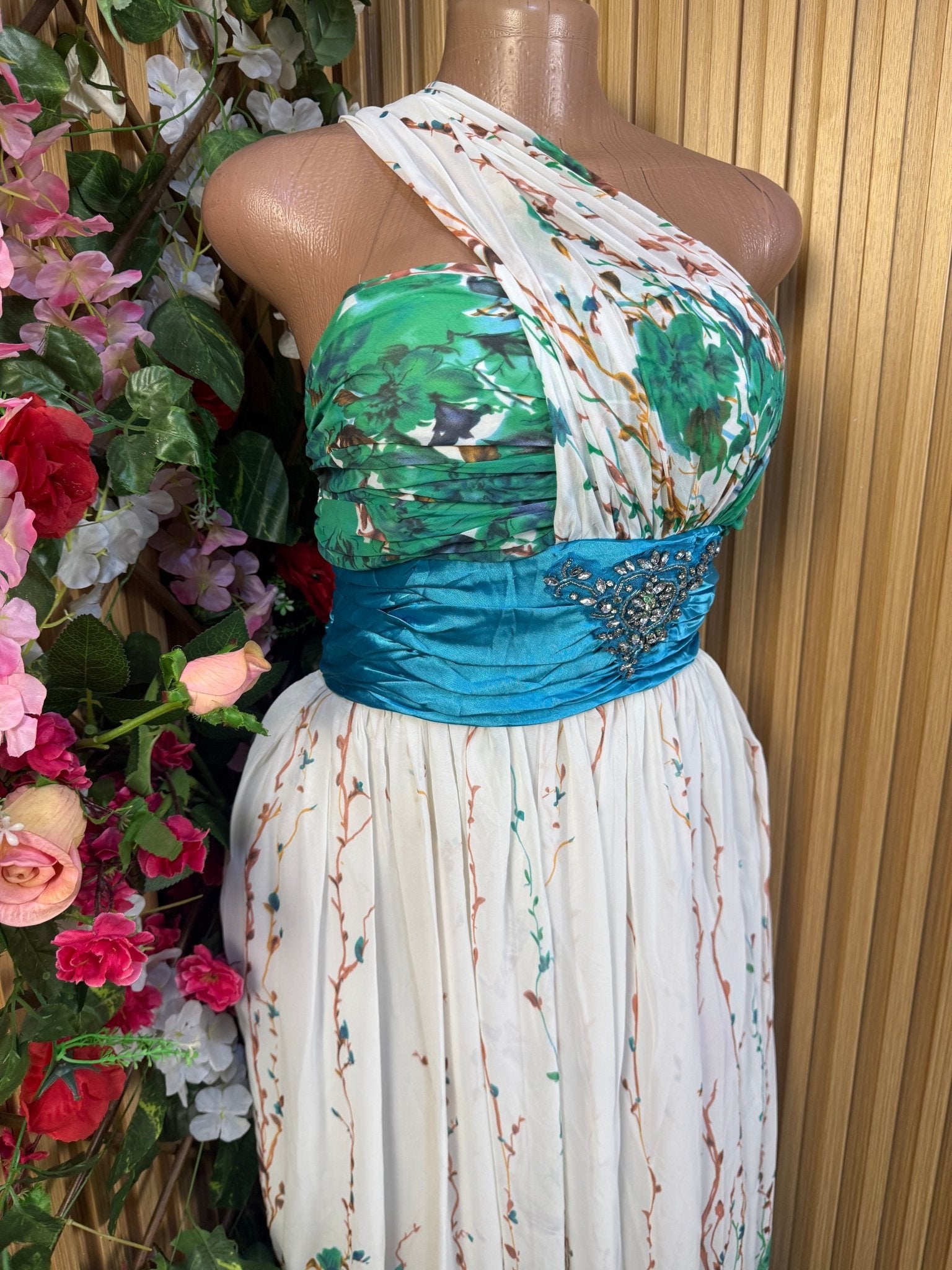 Robe évasée longue à une épaule imprimée fleurie ceintrée - Perluna Store