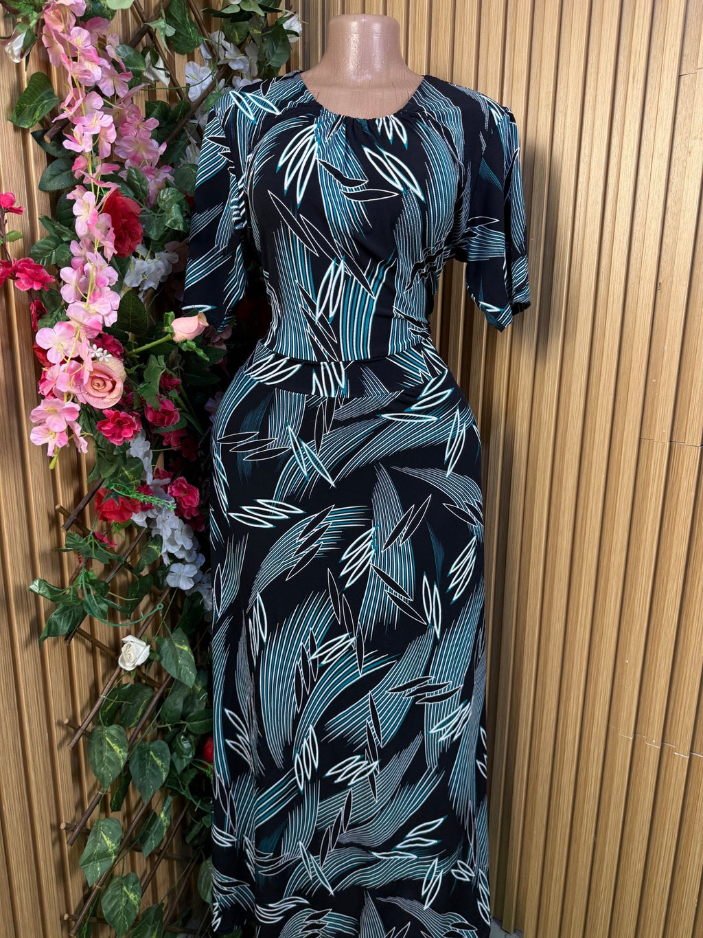 Robe évasée longue manches courte décolletée - Perluna Store