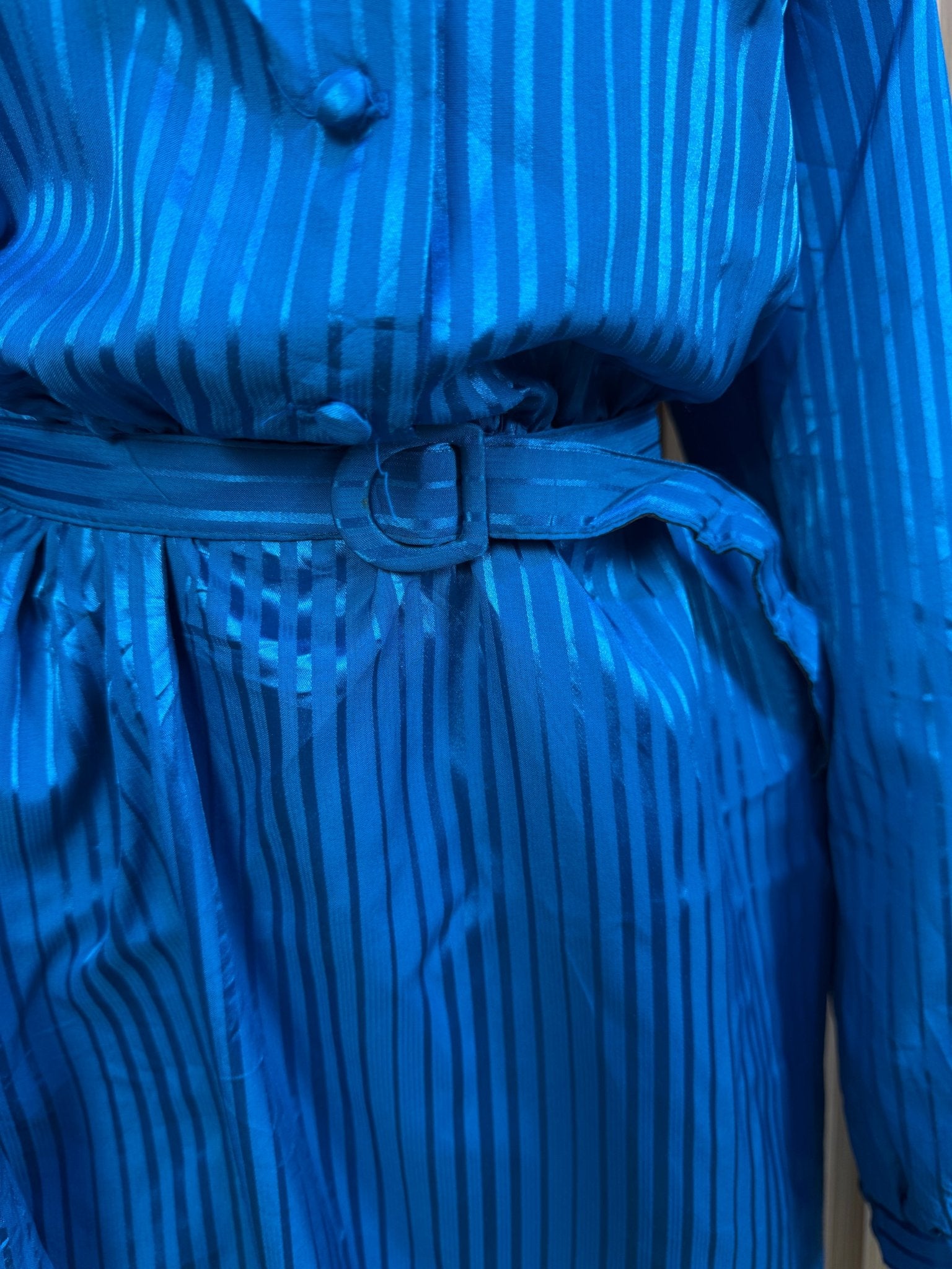 Robe évasée longue manches longues ceintrée - Perluna Store