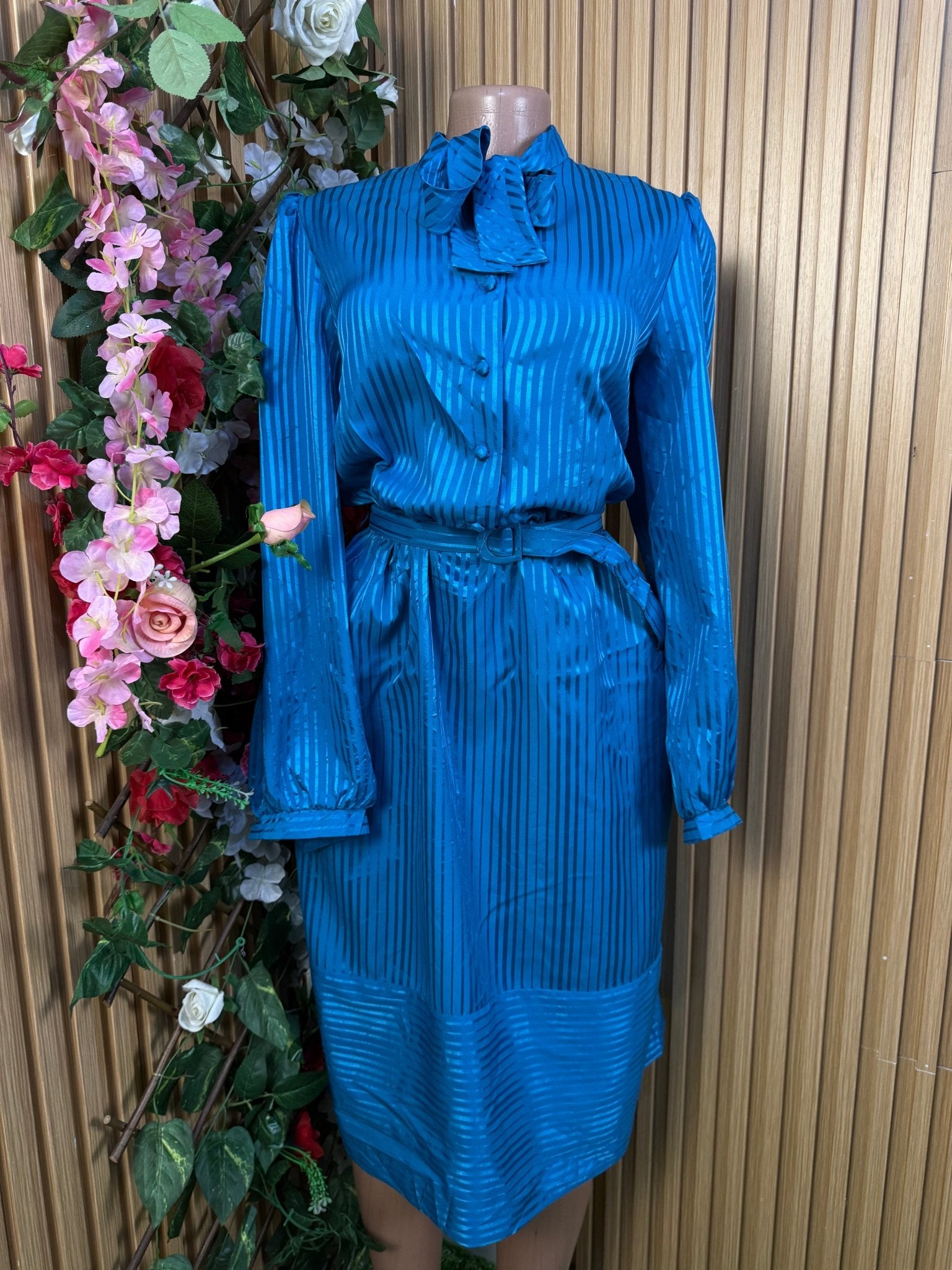Robe évasée longue manches longues ceintrée - Perluna Store