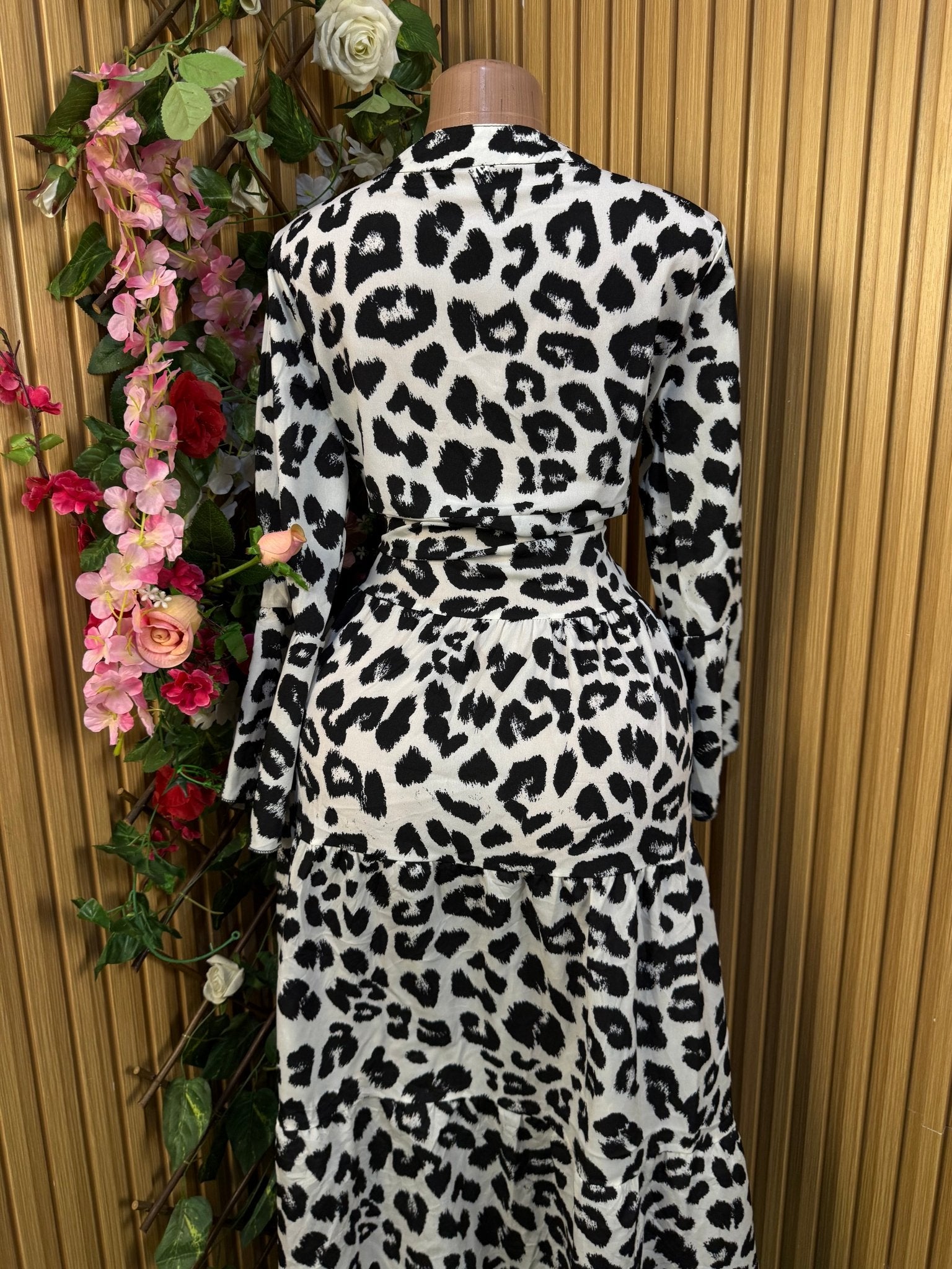 Robe évasée longue manches longues décolletée - Perluna Store