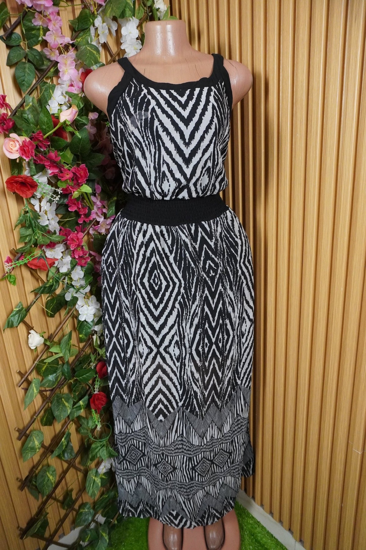 Robe évasée longue sans manches ceintrée - S - Perluna Store - kinshasa