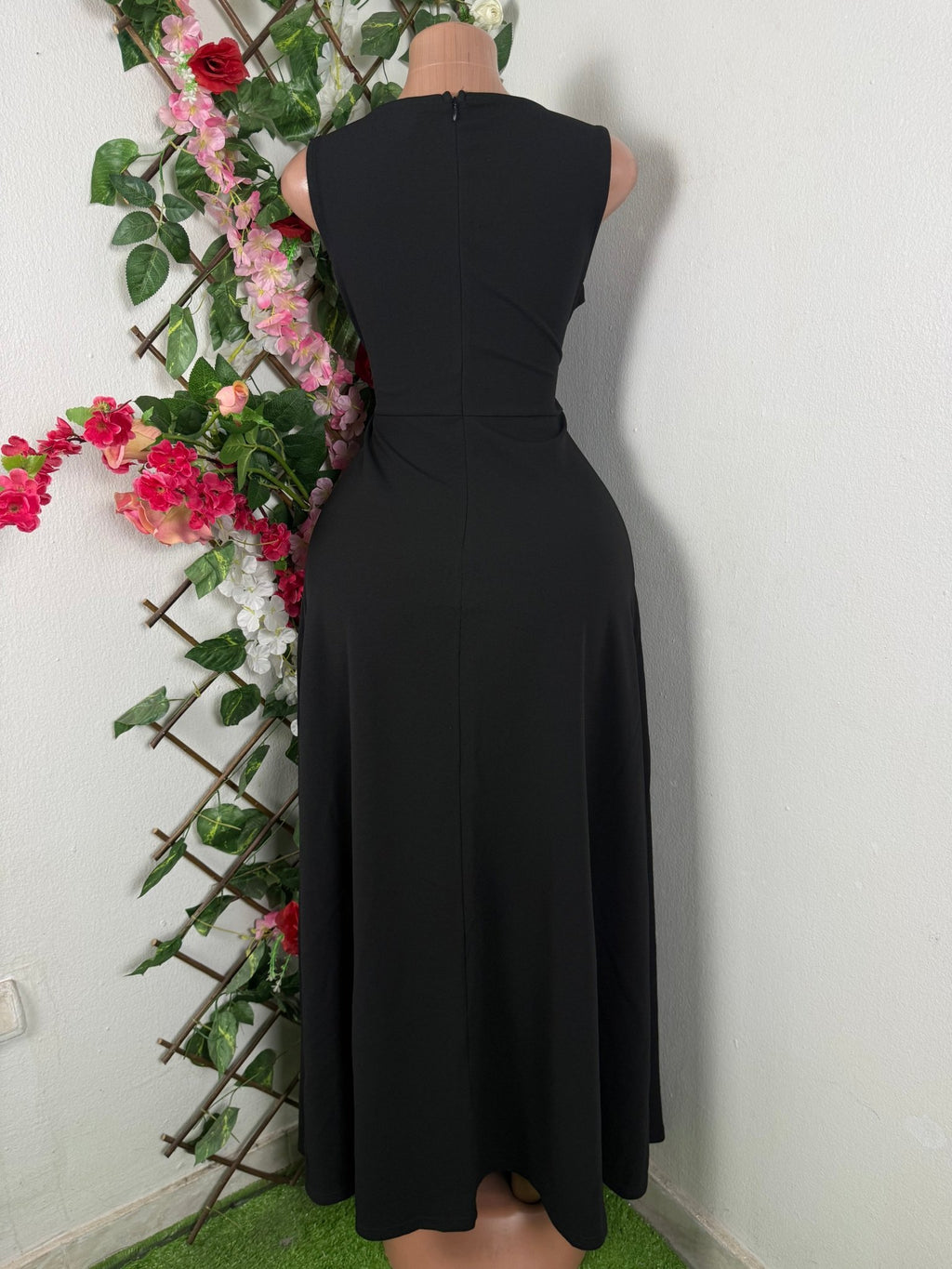 Robe évasée longue sans manches col V - Perluna Store