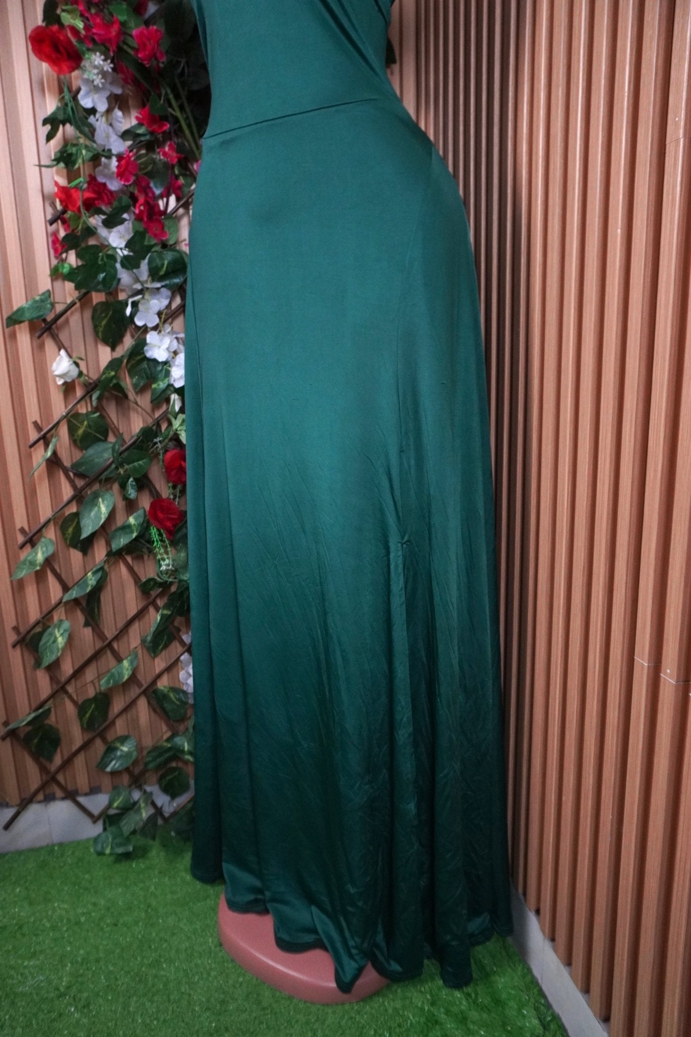 Robe évasée longue sans manches col V - Perluna Store