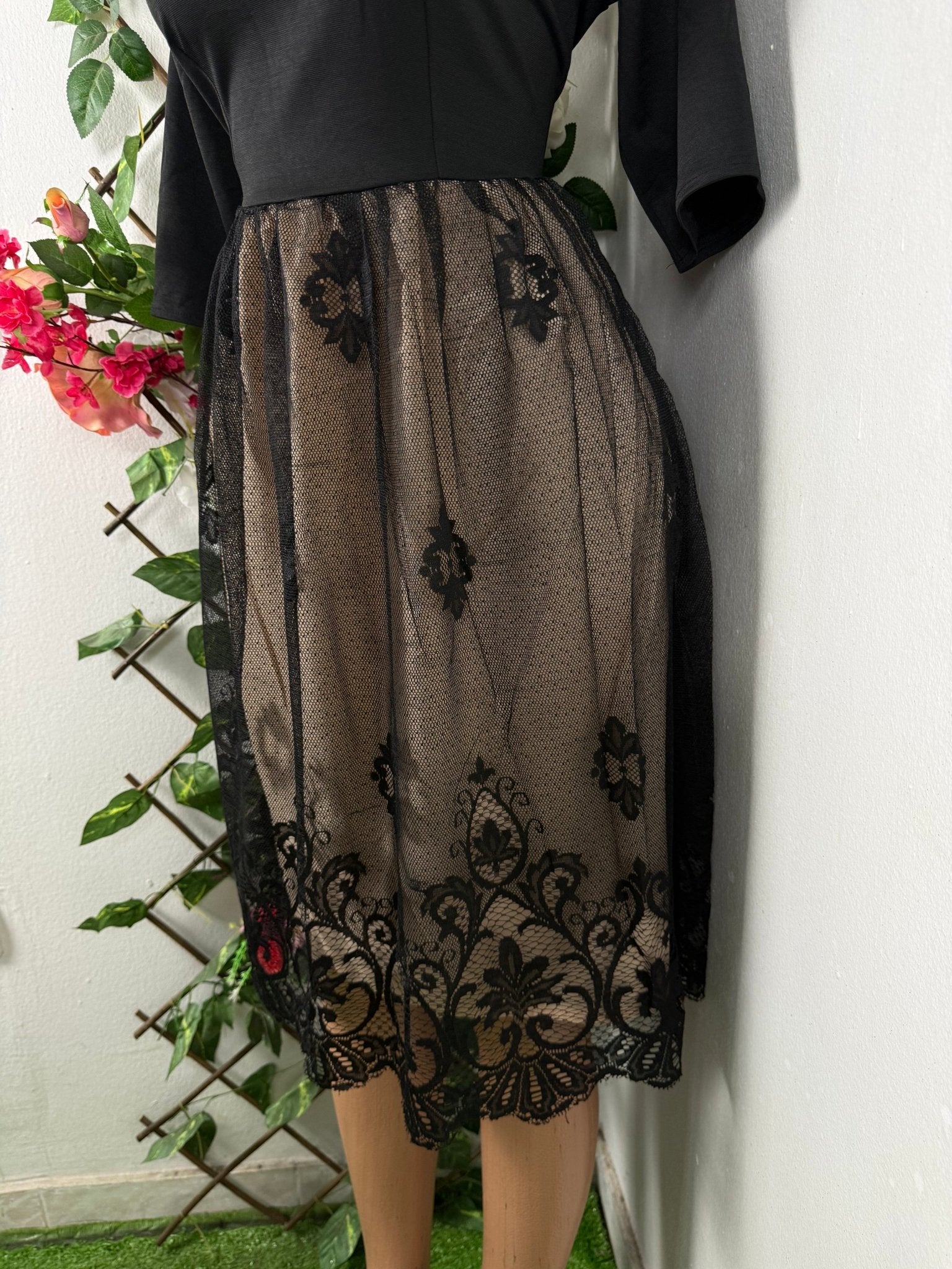 Robe évasée manches 3/4 deux temps décollectée - Perluna Store