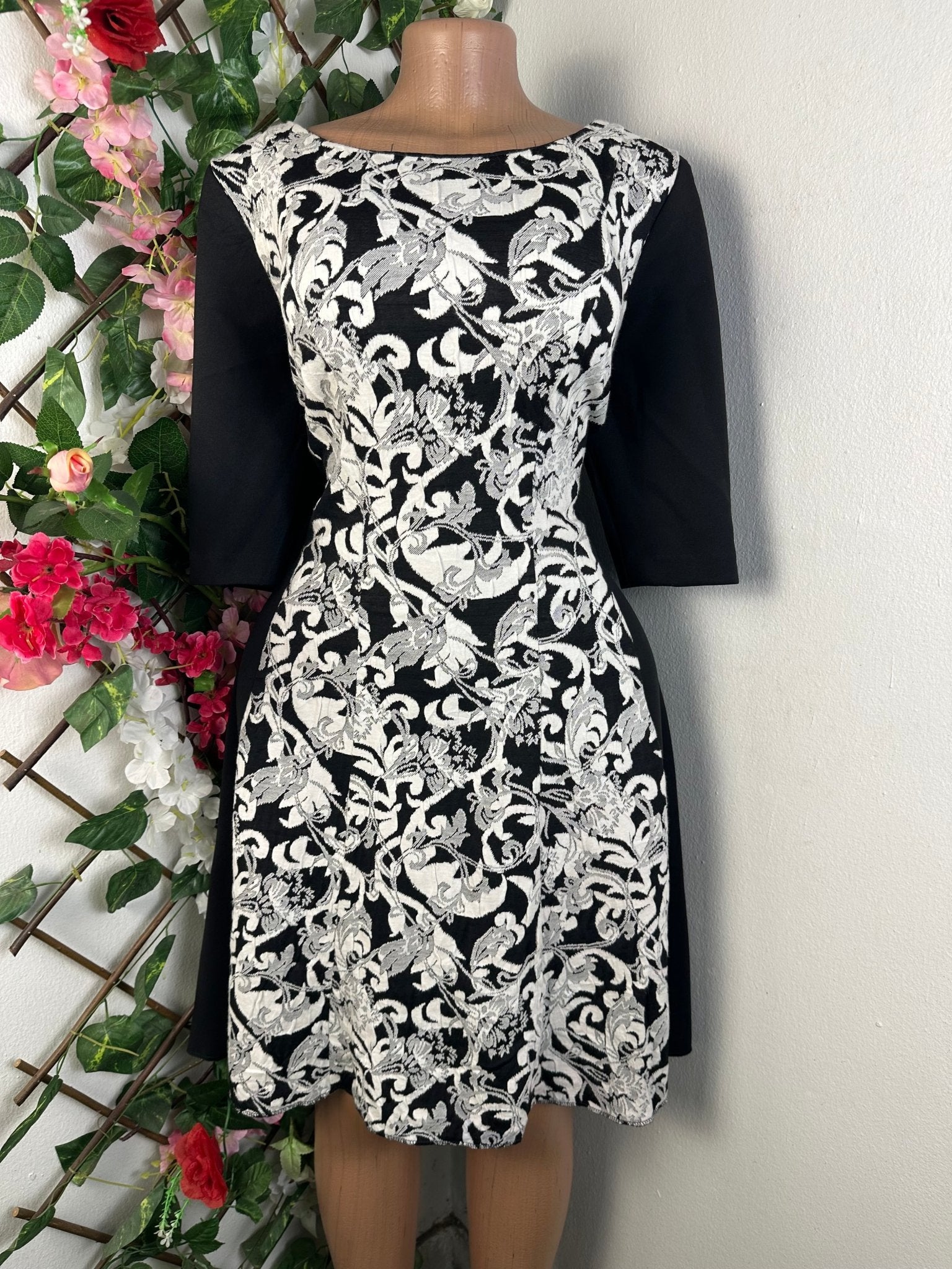 Robe évasée manches 3/4 imprimé fluerie - Perluna Store - kinshasa