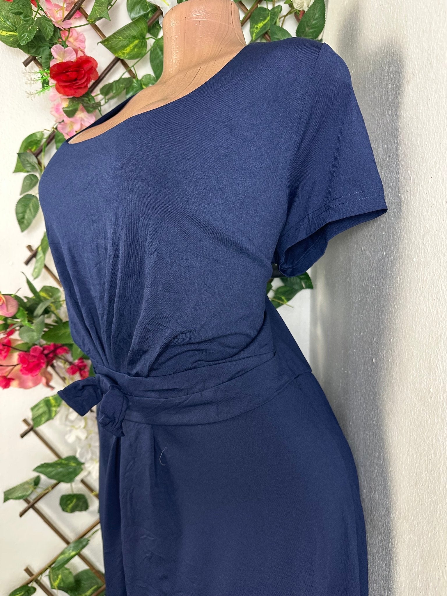 Robe évasée manches courtes carré - Perluna Store - kinshasa