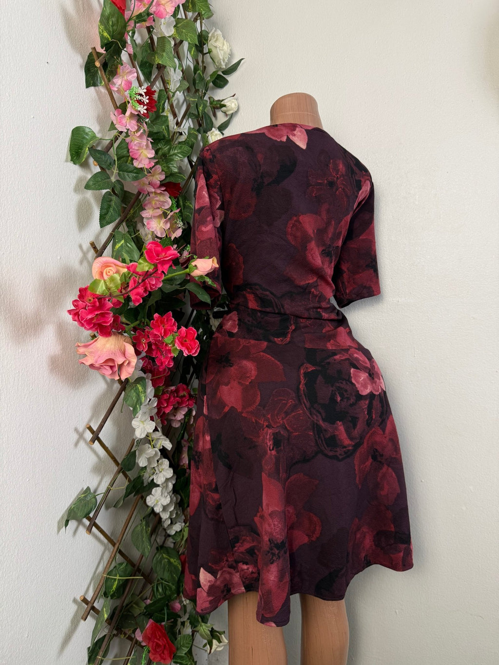 Robe évasée manches courtes ceintrée imprimé fleurie - Perluna Store - kinshasa