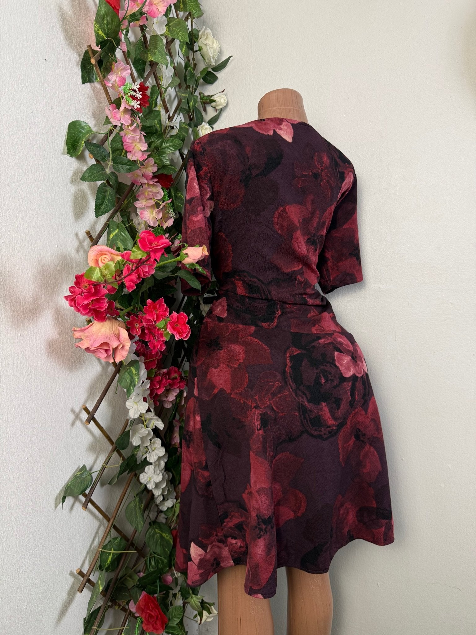 Robe évasée manches courtes ceintrée imprimé fleurie - Perluna Store - kinshasa