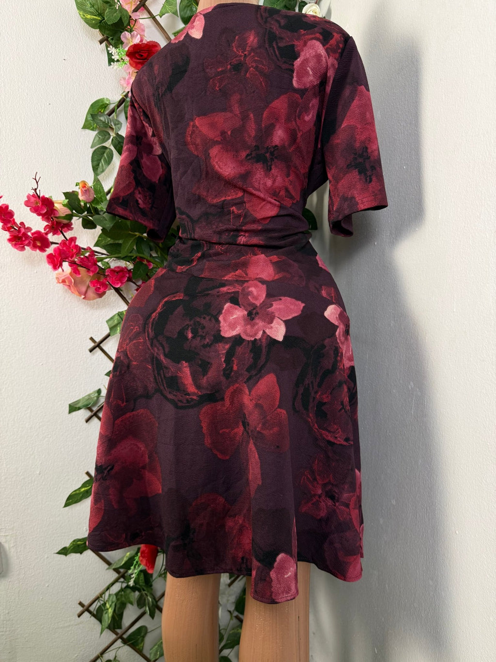 Robe évasée manches courtes ceintrée imprimé fleurie - Perluna Store - kinshasa