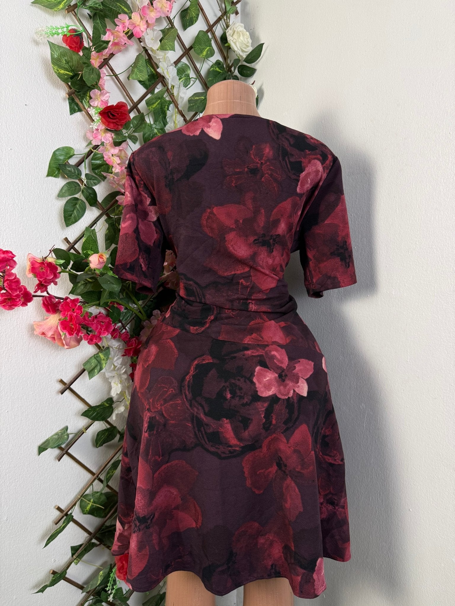 Robe évasée manches courtes ceintrée imprimé fleurie - Perluna Store - kinshasa