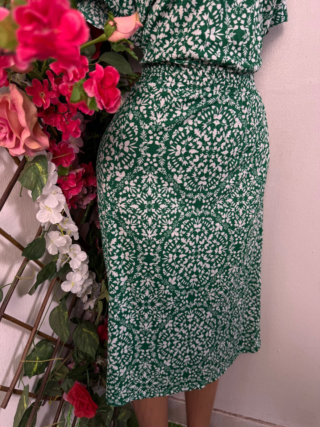 Robe évasée manches courtes colle V - Perluna Store - kinshasa