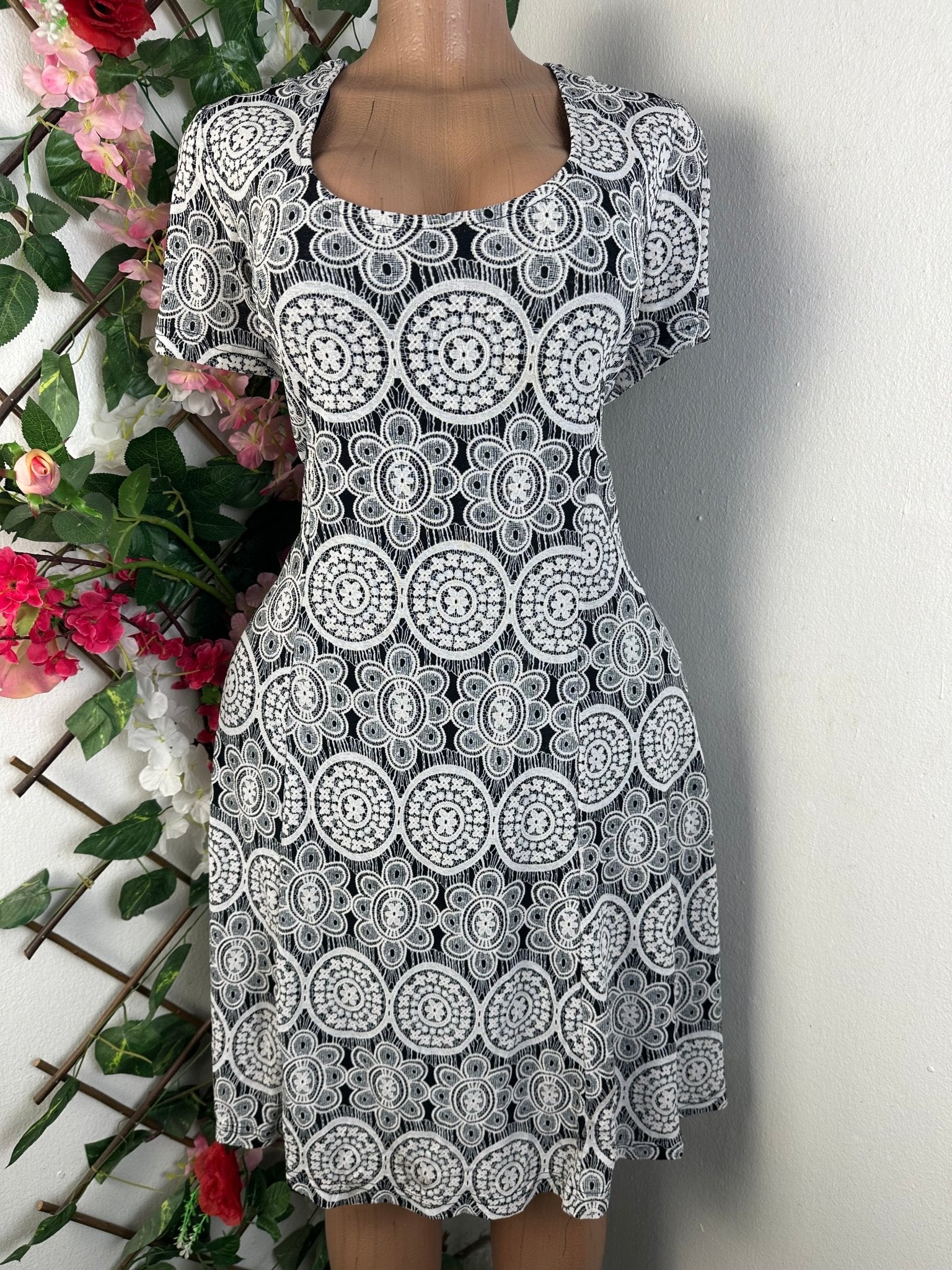 Robe évasée manches courtes décollectée - Perluna Store - kinshasa