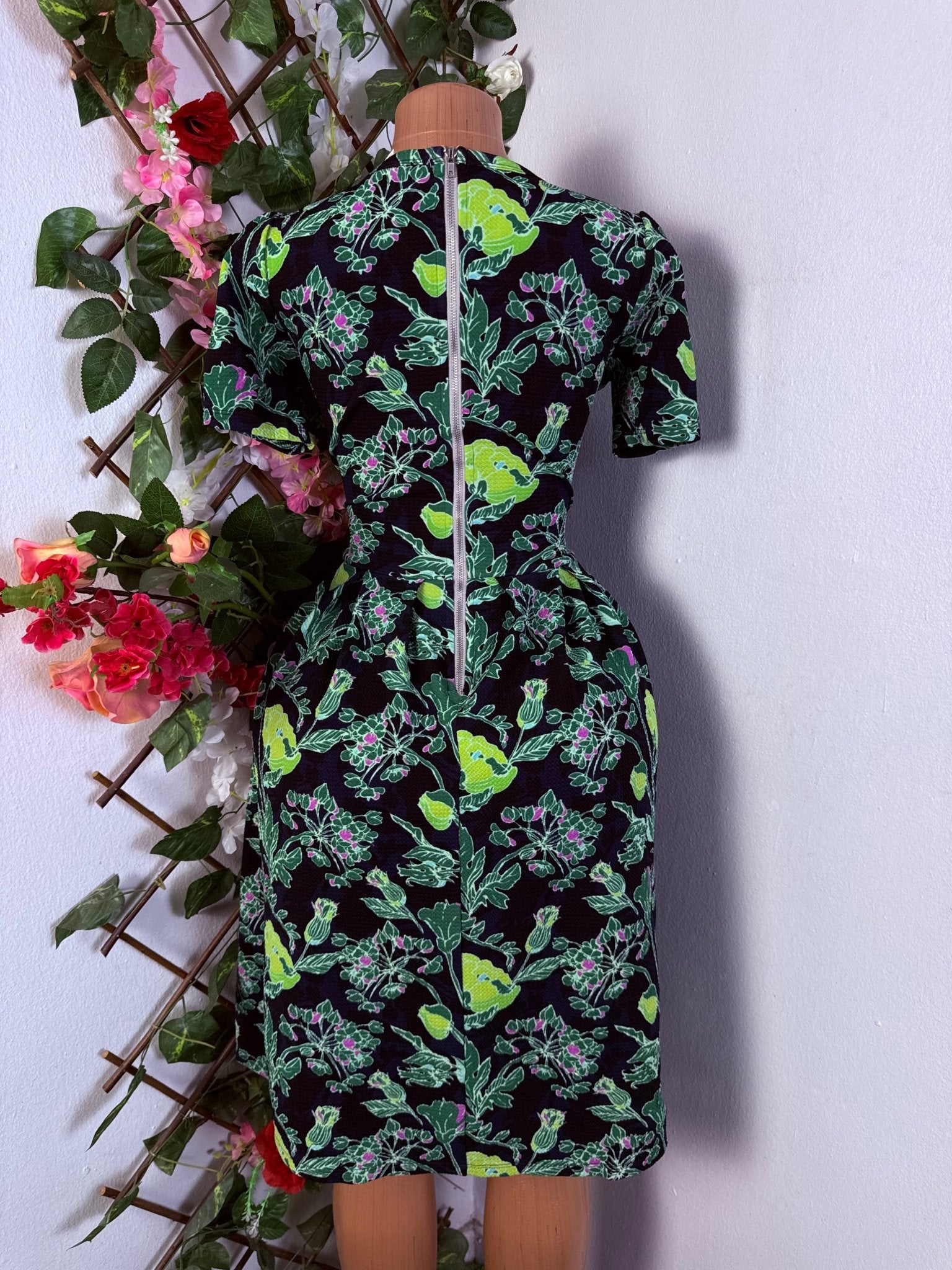 Robe évasée manches courtes décollectée - Perluna Store
