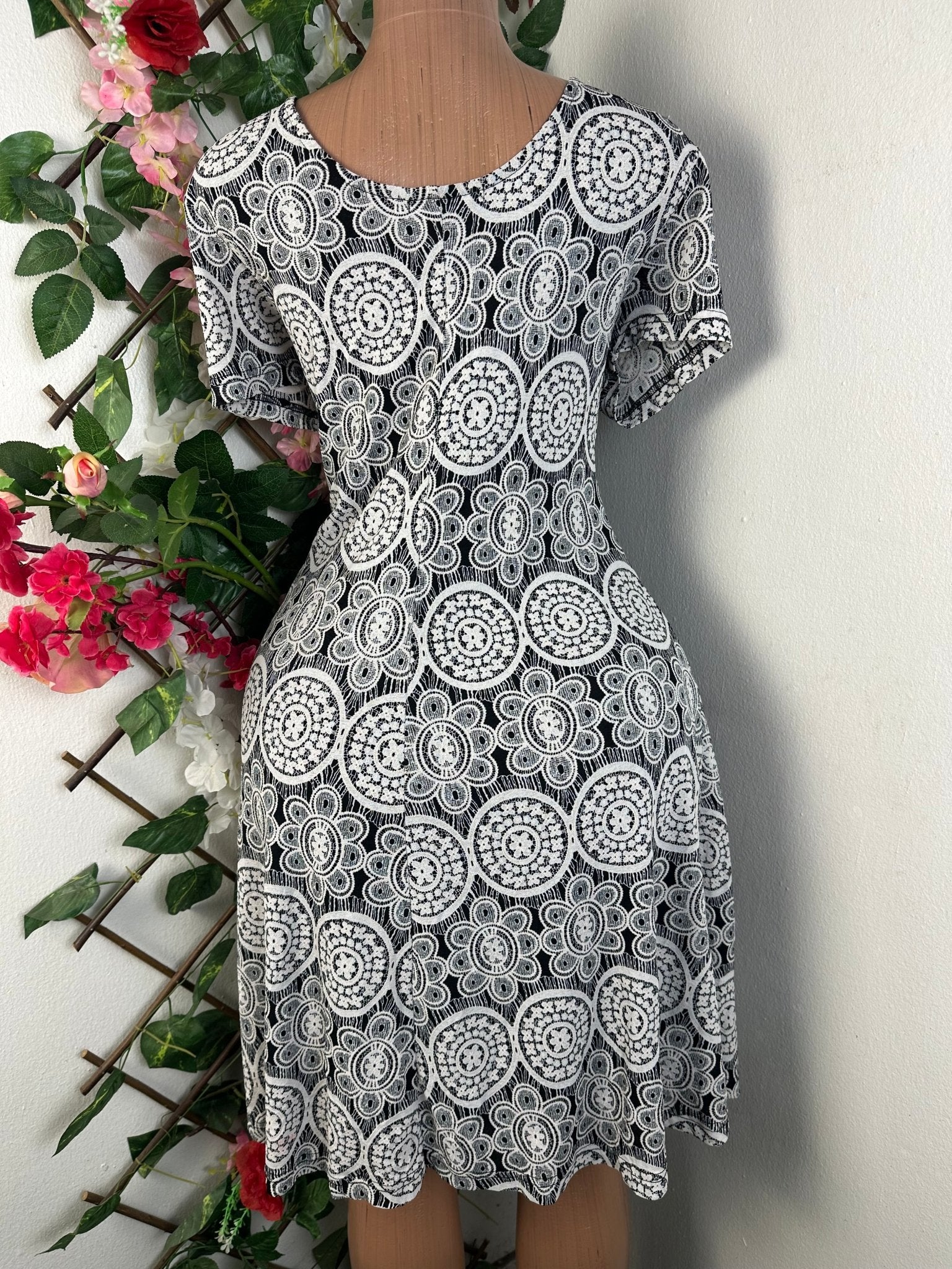 Robe évasée manches courtes décollectée - Perluna Store - kinshasa