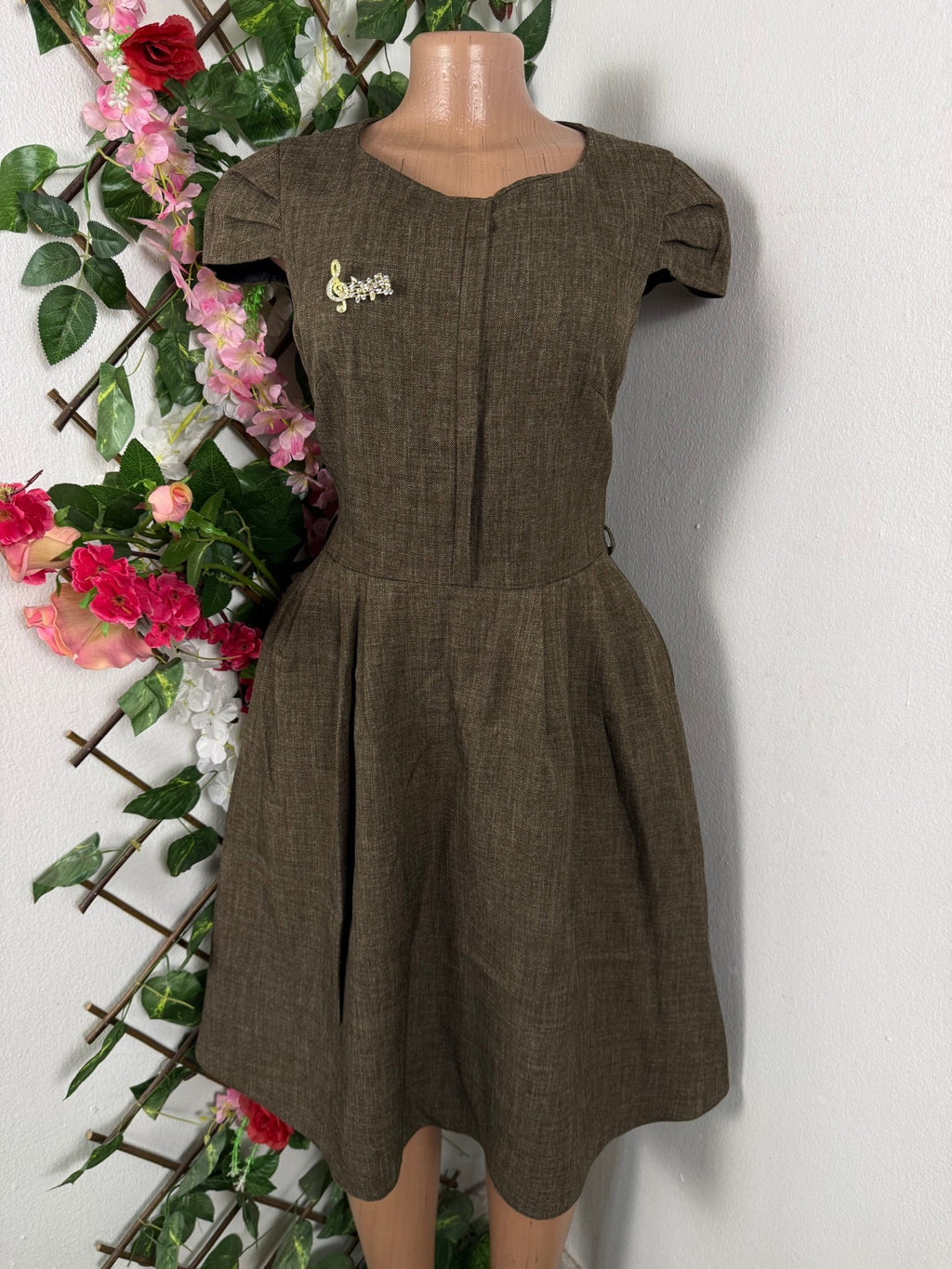 Robe évasée manches courtes décollectée - Perluna Store