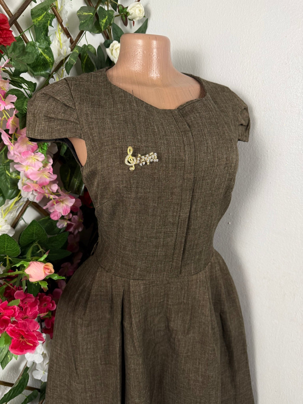 Robe évasée manches courtes décollectée - Perluna Store