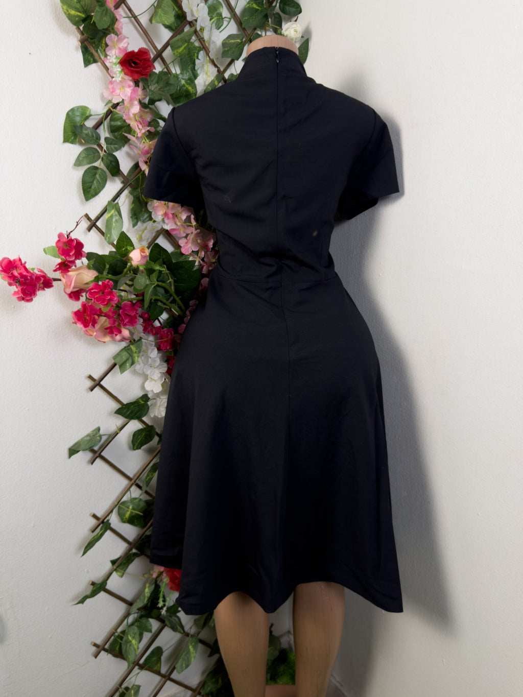 Robe évasée manches courtes décollectée - Perluna Store