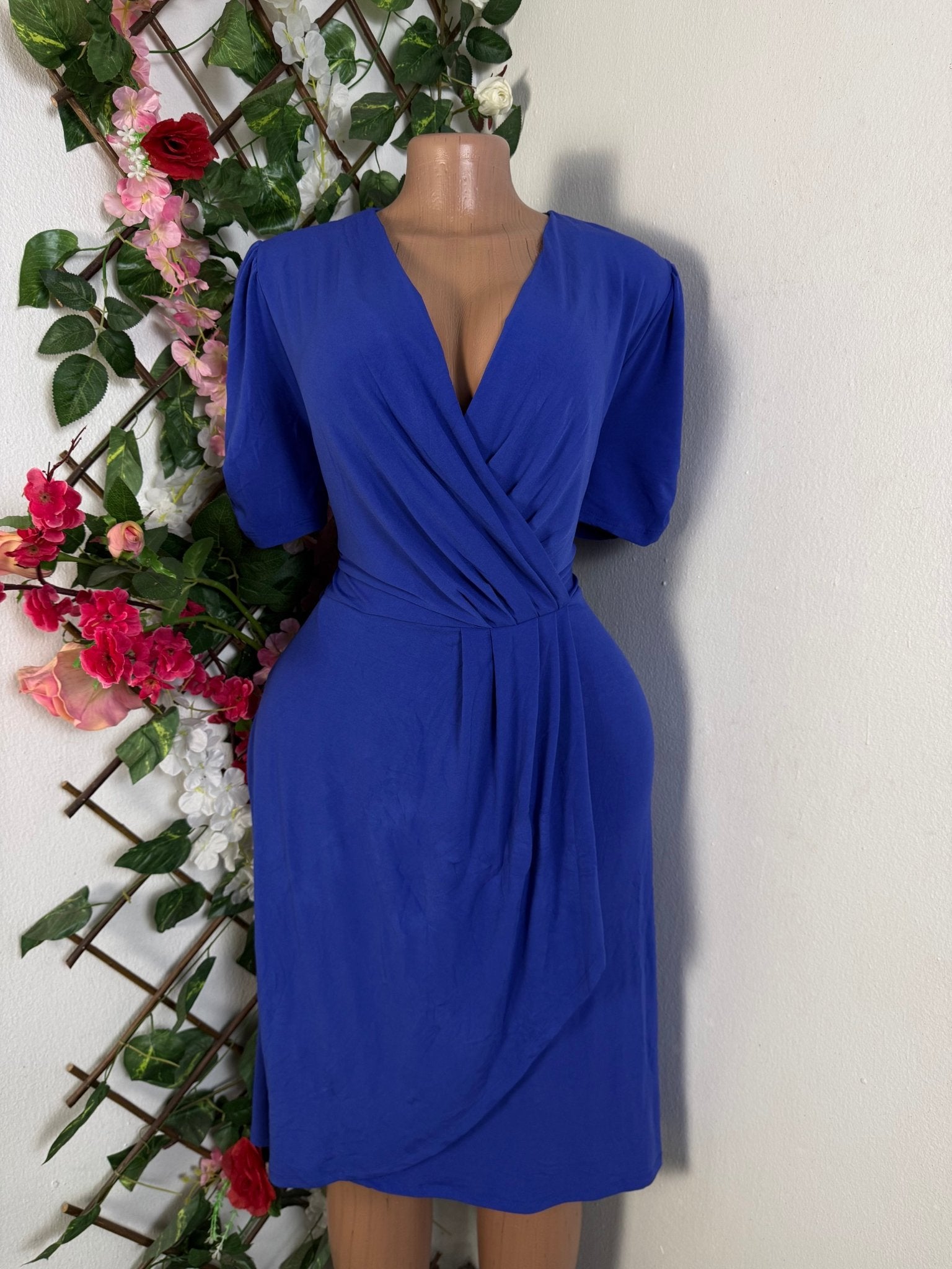 Robe évasée manches courtes décollectée - Perluna Store