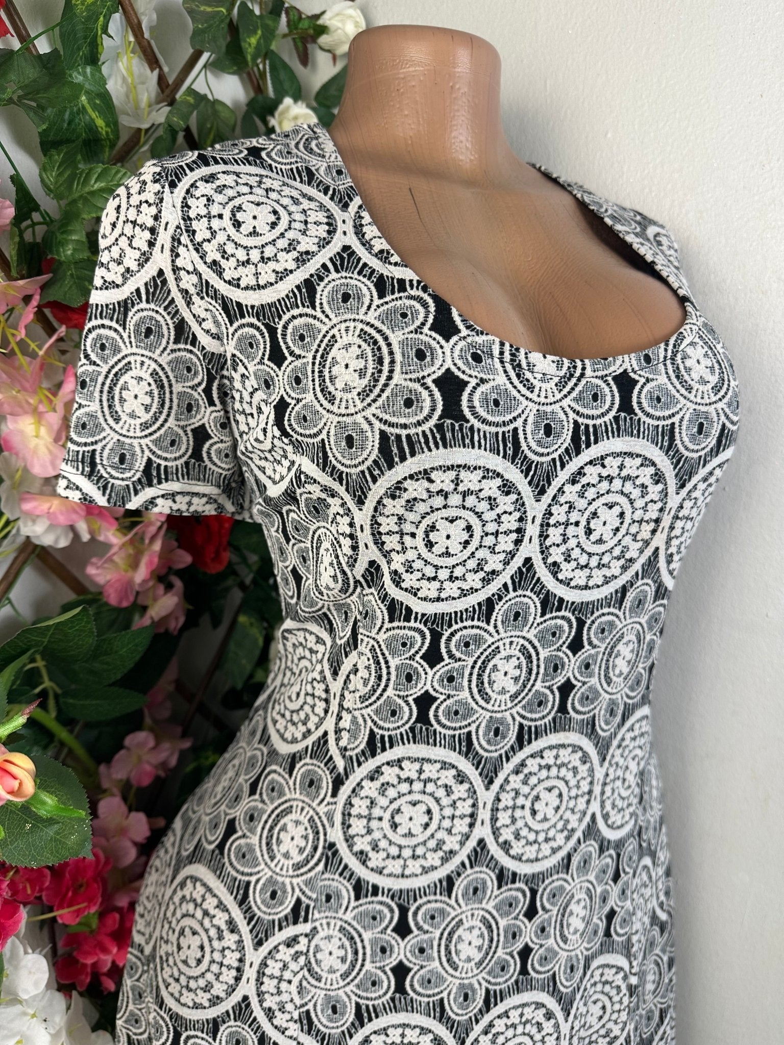 Robe évasée manches courtes décollectée - Perluna Store - kinshasa