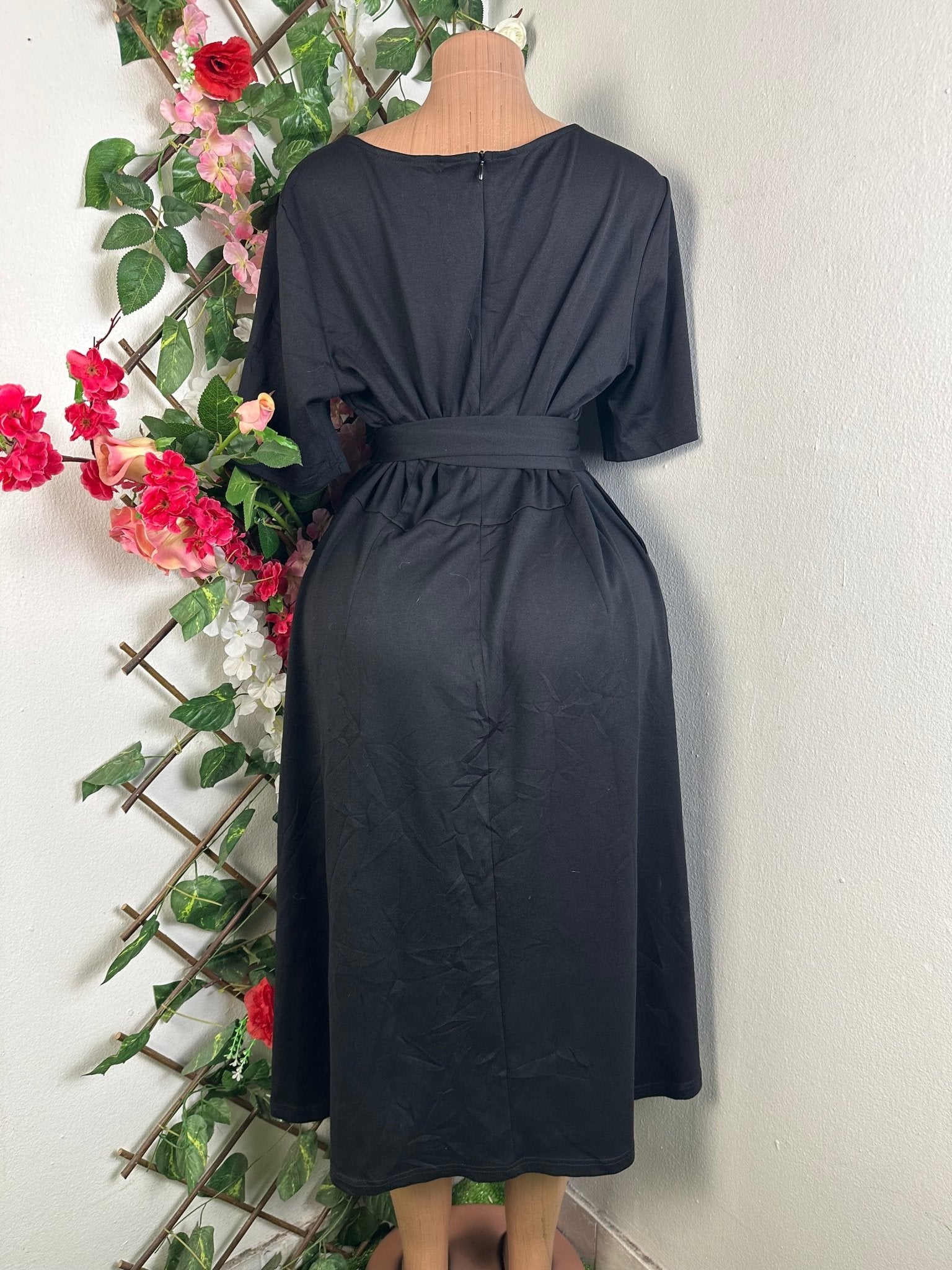 Robe évasée manches courtes décolletée - Perluna Store - kinshasa