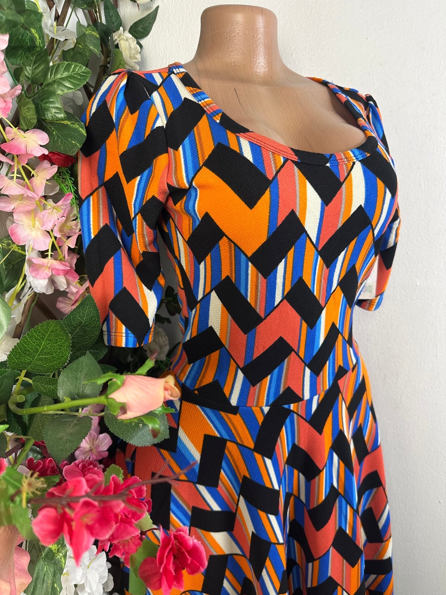 Robe évasée manches courtes drapée - Perluna Store - kinshasa