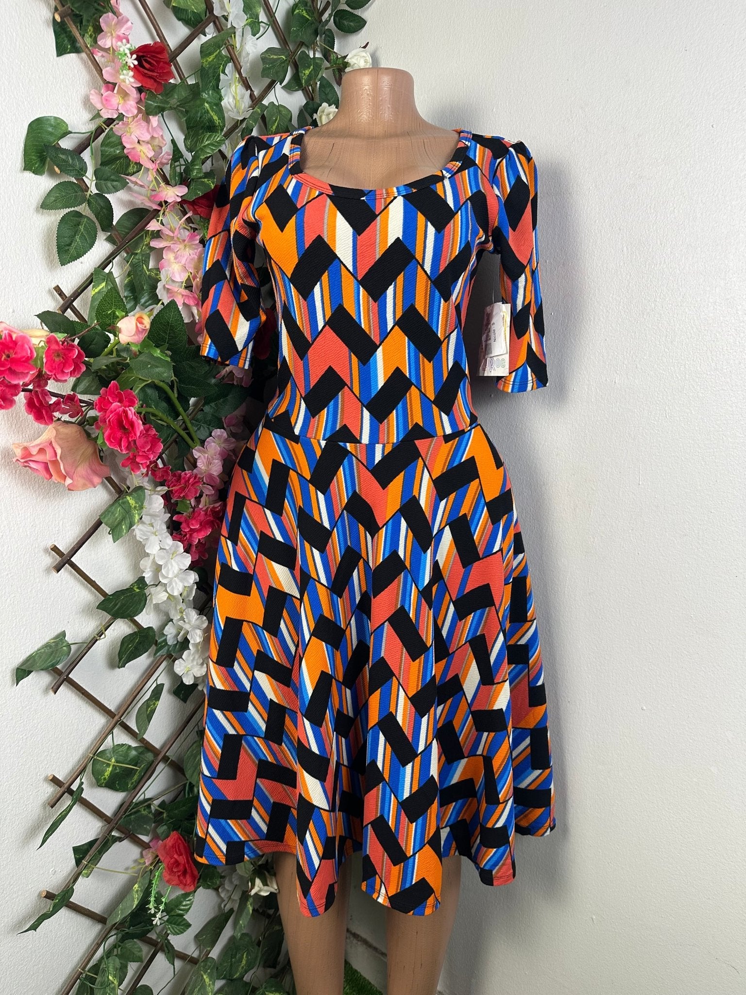 Robe évasée manches courtes drapée - Perluna Store - kinshasa