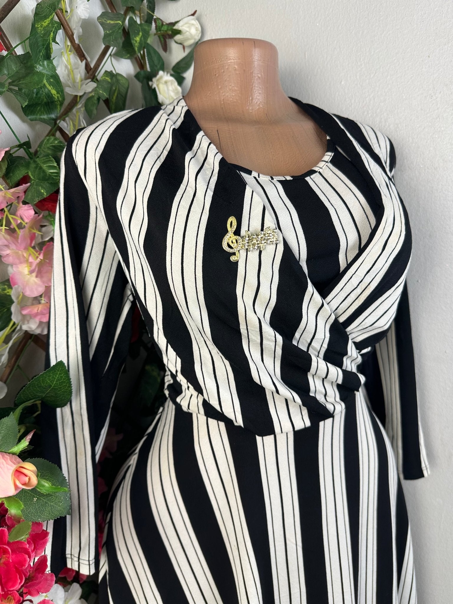 Robe évasée manches longue décollectée - Perluna Store - kinshasa