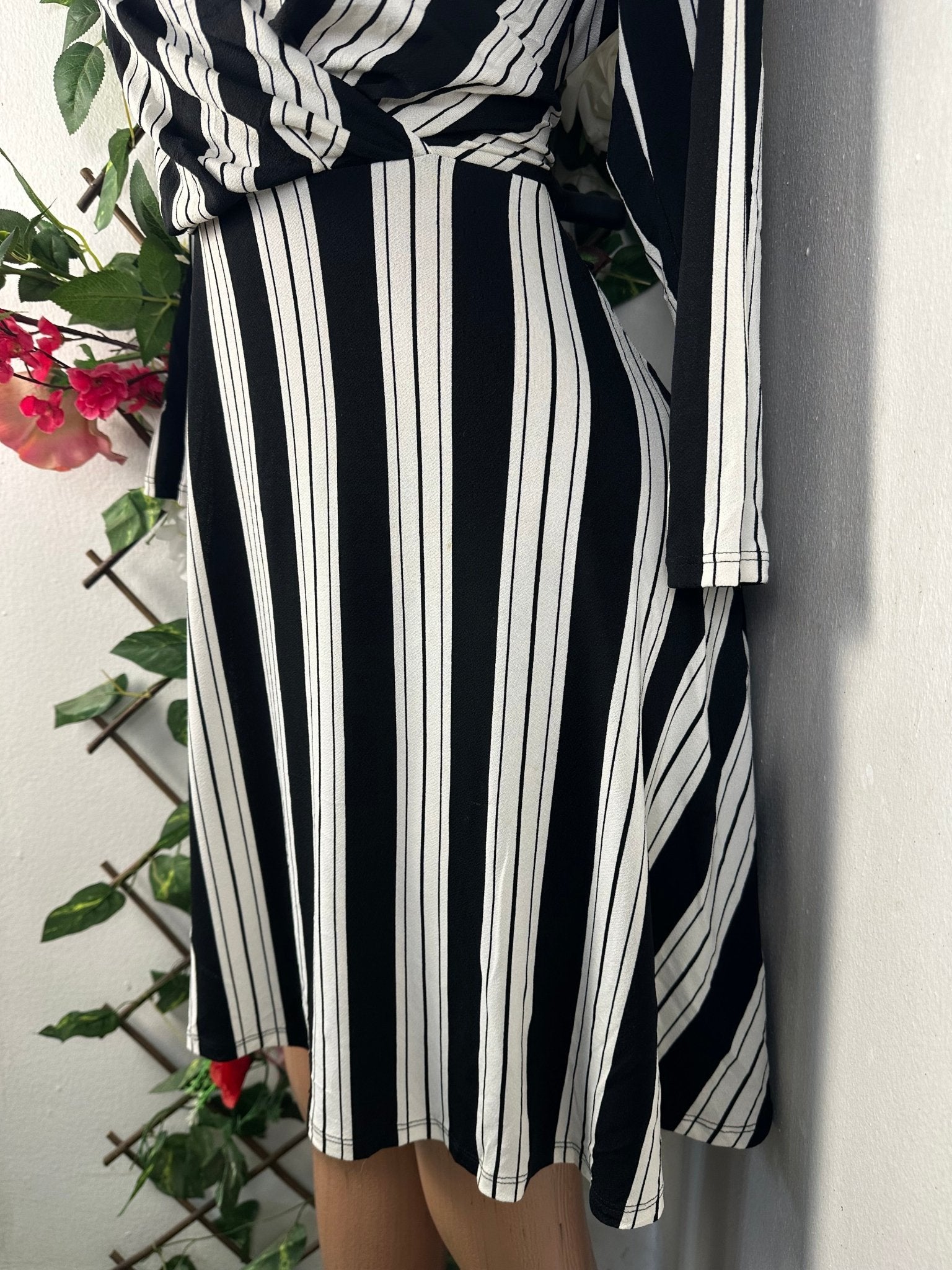 Robe évasée manches longue décollectée - Perluna Store - kinshasa