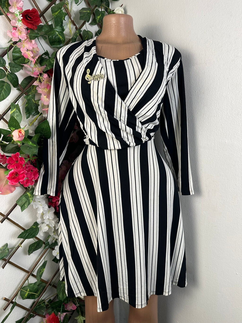 Robe évasée manches longue décollectée - Perluna Store - kinshasa