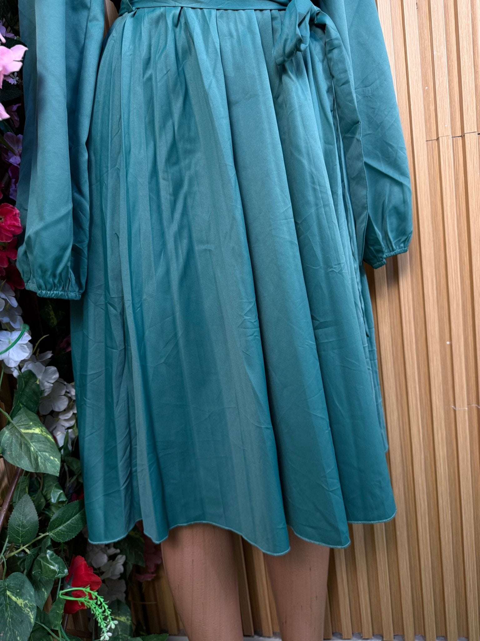 Robe évasée  manches longues avec boutons ceintrée - Perluna Store