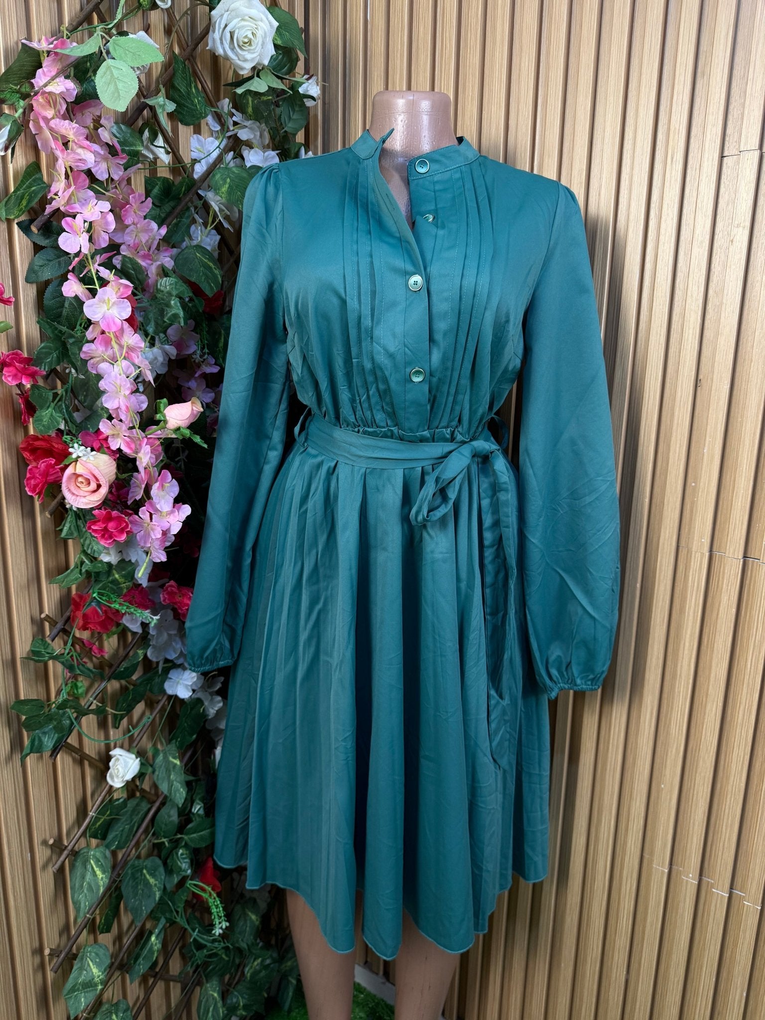 Robe évasée  manches longues avec boutons ceintrée - Perluna Store