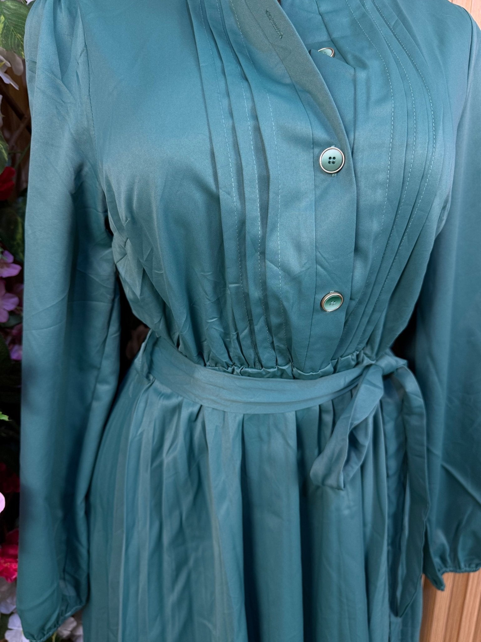 Robe évasée  manches longues avec boutons ceintrée - Perluna Store