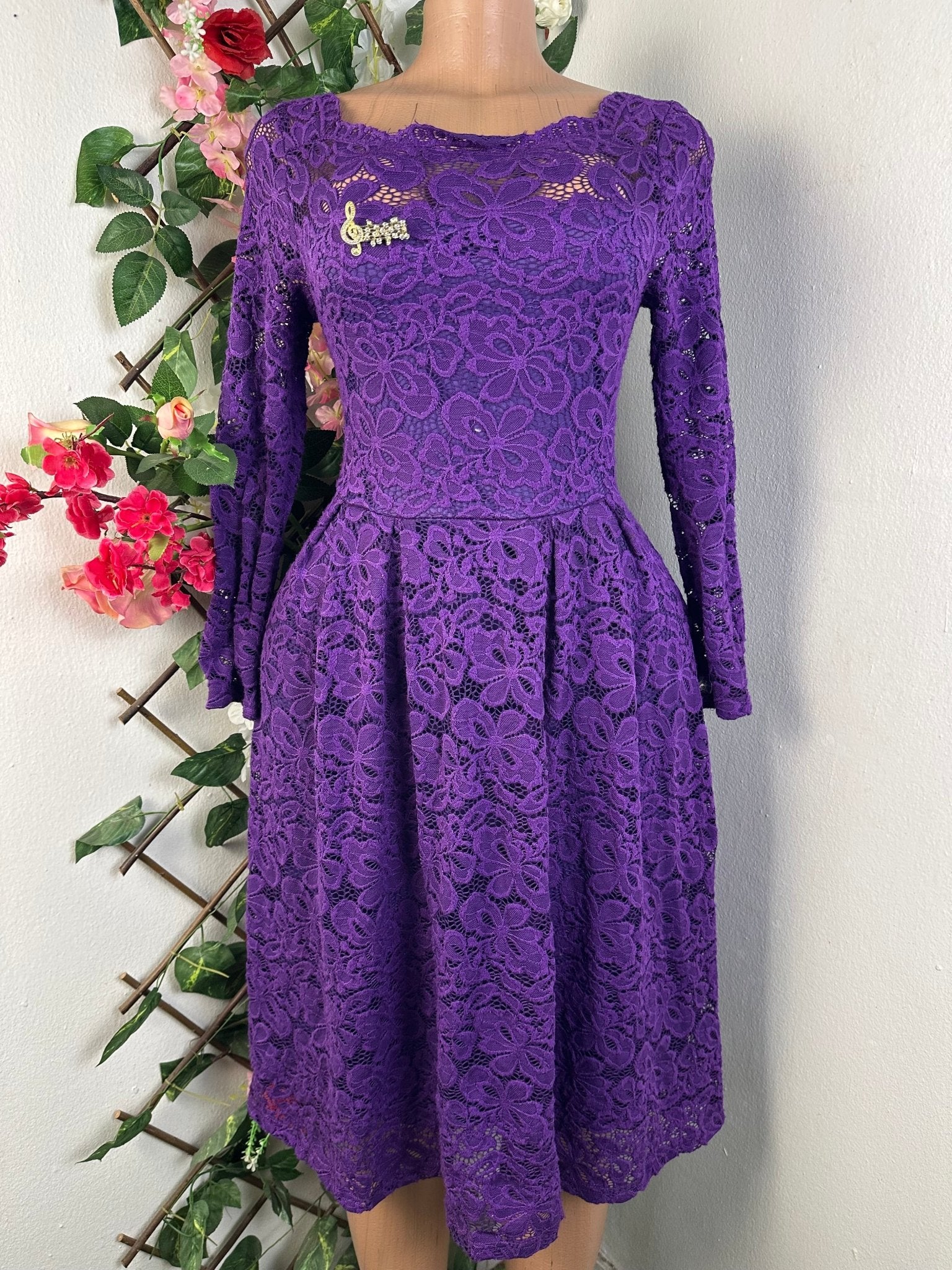 Robe évasée manches longues décollectée - Perluna Store - kinshasa