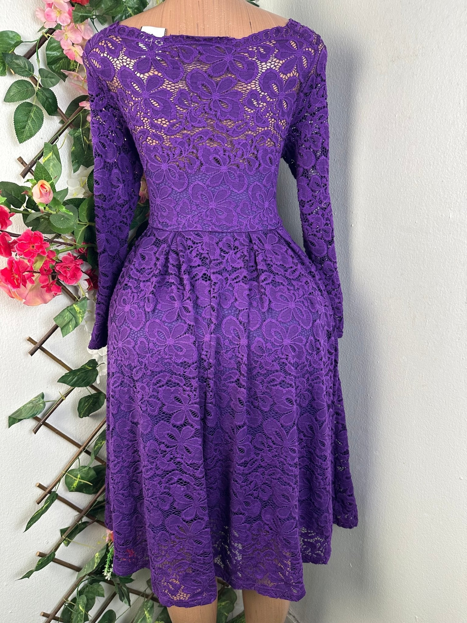 Robe évasée manches longues décollectée - Perluna Store - kinshasa