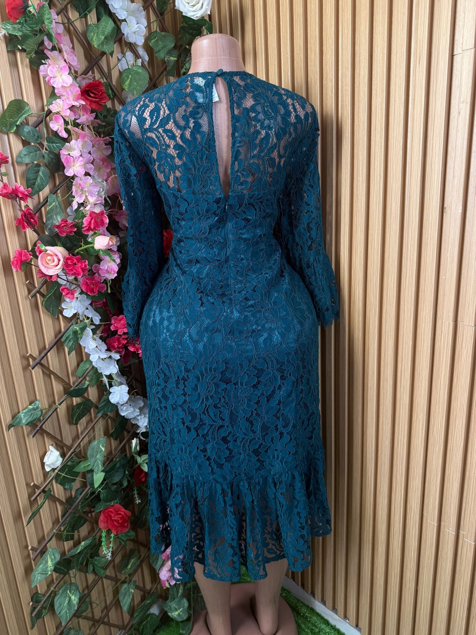Robe évasée manches longues décollectée - Perluna Store