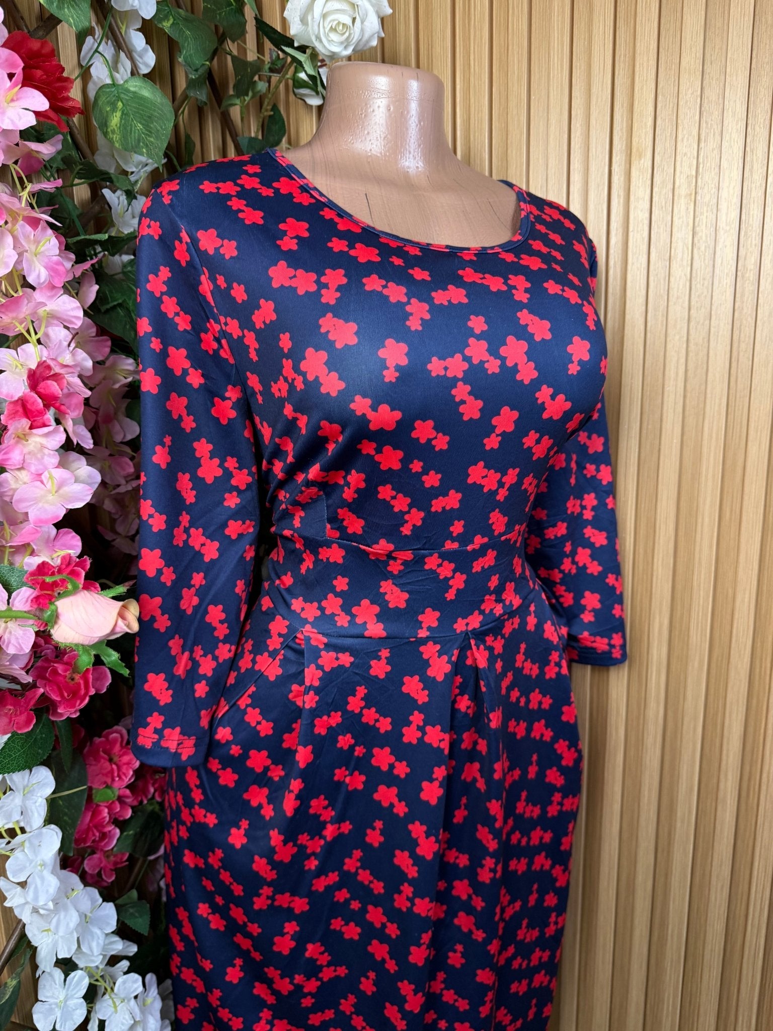 Robe évasée manches longues décollectée - Perluna Store