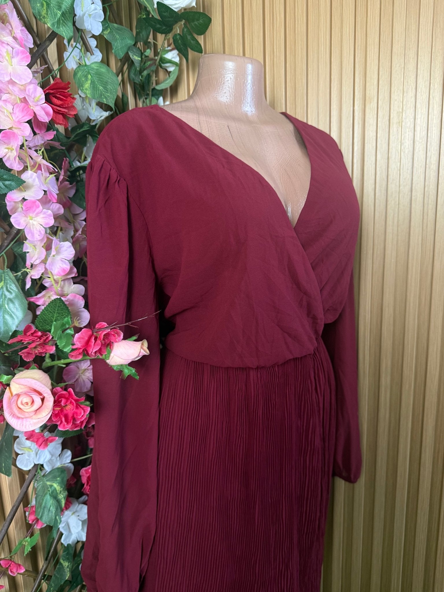 Robe évasée manches longues décolletéé - Perluna Store