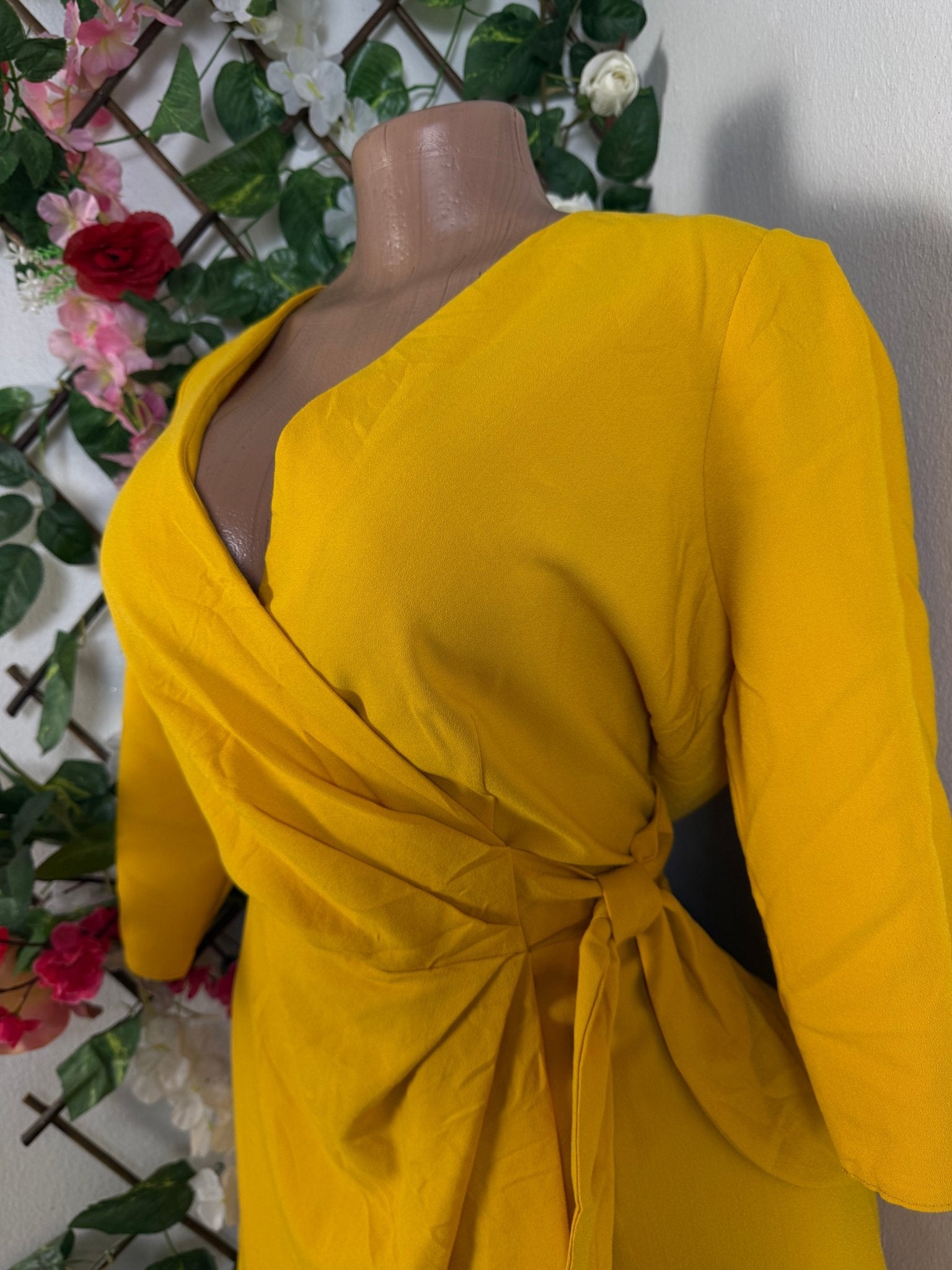 Robe évasée mi-longue manches 3/4 ceintrée - Perluna Store