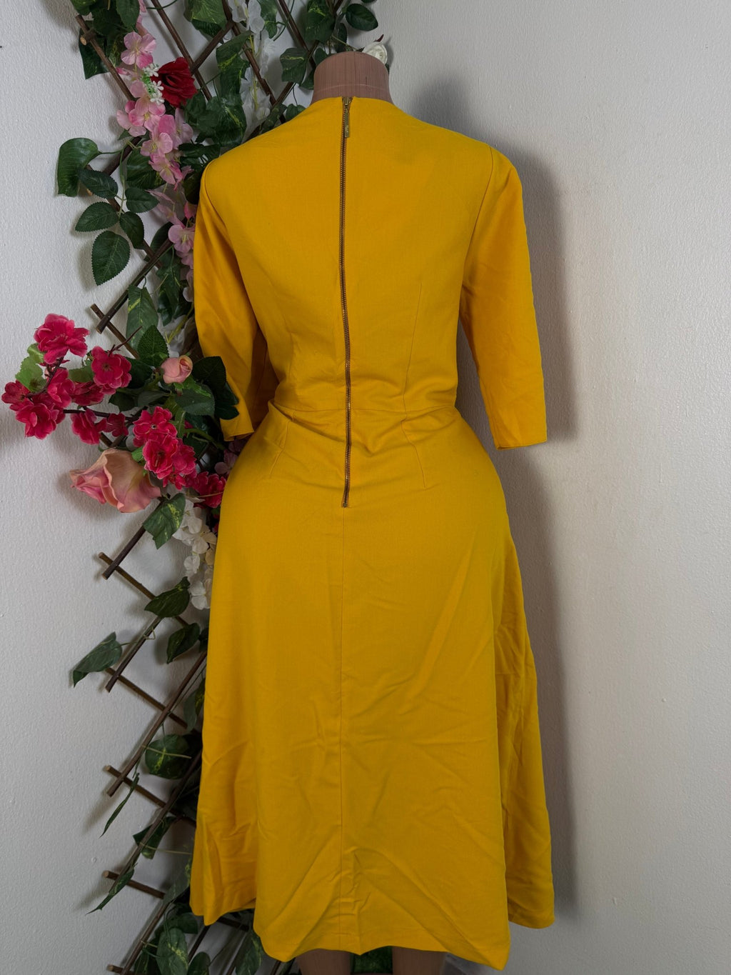 Robe évasée mi-longue manches 3/4 ceintrée - Perluna Store
