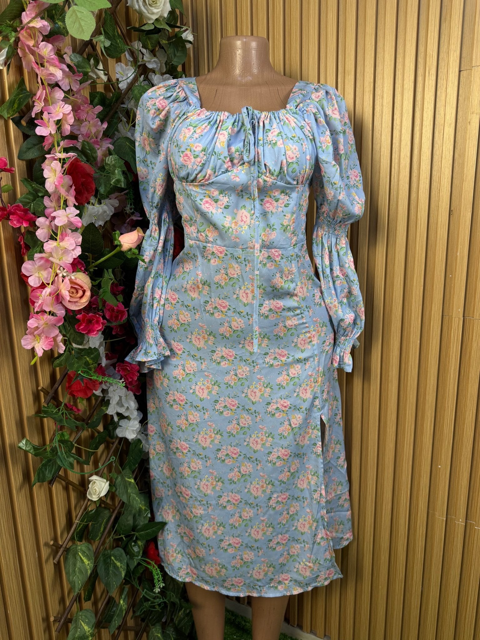 Robe évasée mi-longue manches longue col carré - Perluna Store